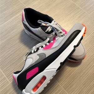 Nike Air Max 90, FN6958-003, Dunkin Donuts. Size 11